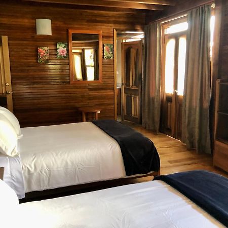 Hostal Zafiro Mindo Ngoại thất bức ảnh