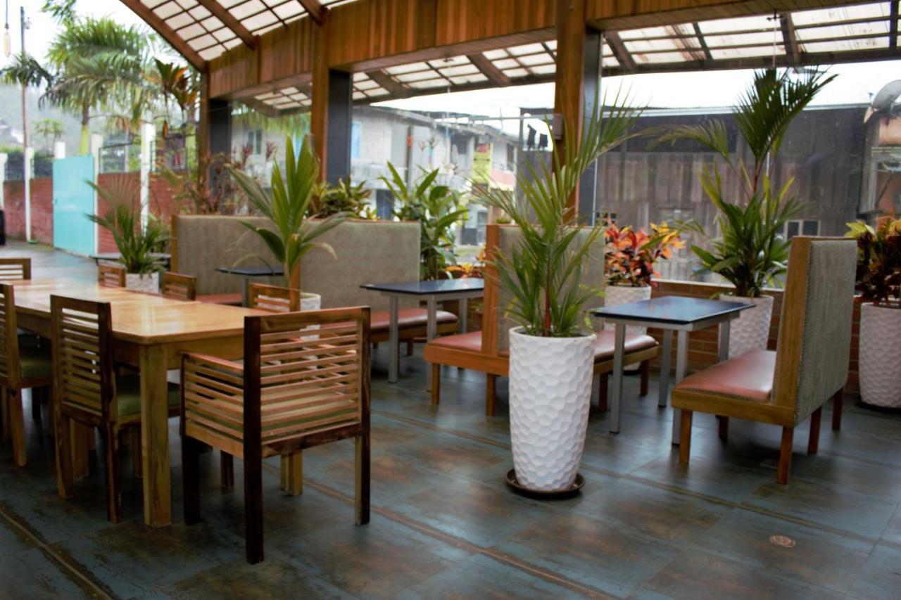 Hostal Zafiro Mindo Ngoại thất bức ảnh