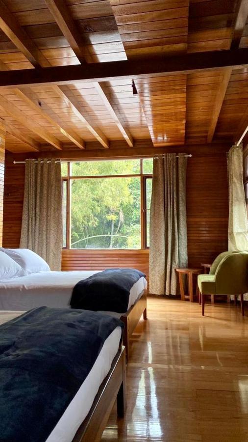 Hostal Zafiro Mindo Ngoại thất bức ảnh
