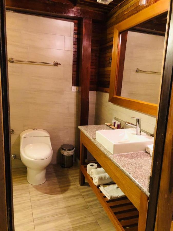 Hostal Zafiro Mindo Ngoại thất bức ảnh